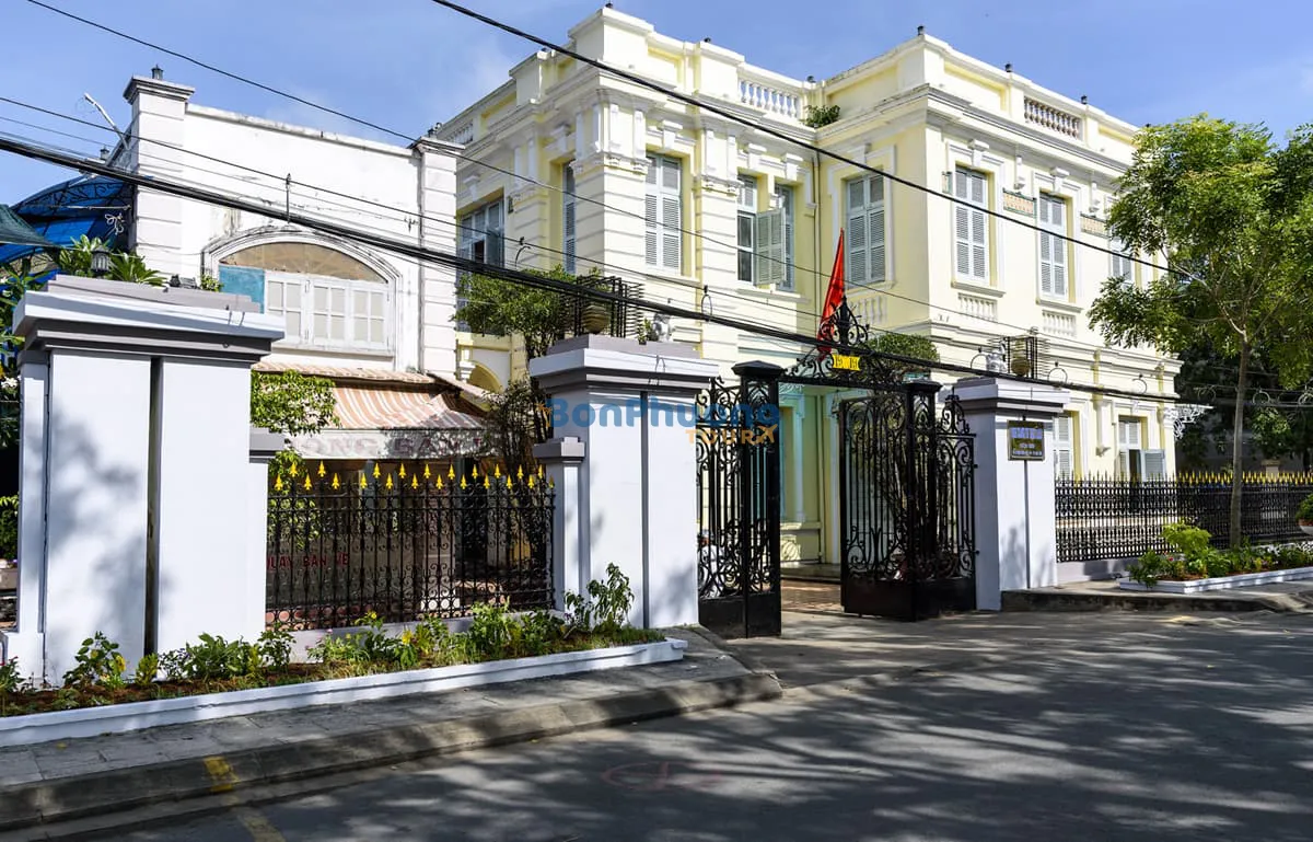 Ngôi nhà được xây dựng từ năm 1917 đến năm 1919 thì hoàn thành